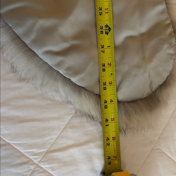 Luxurious Fox Fur Collar - Picture 6 of 7